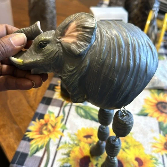 Elephant Shelf sculpture - Picture 3 of 9